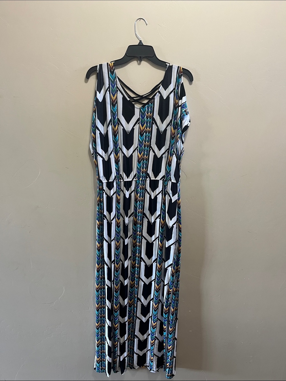 Apt. 9 Black, White & Teal Geometric Chevron Maxi Dress
